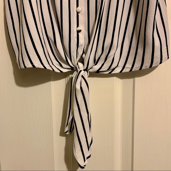 Striped Button-up Tank top - Picture 4 of 5